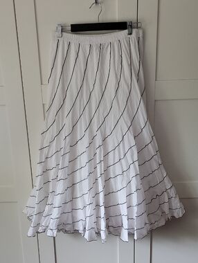 ❄️3/$30 Flowy White Maxi Skirt with Black Diagonal Stripe Detail